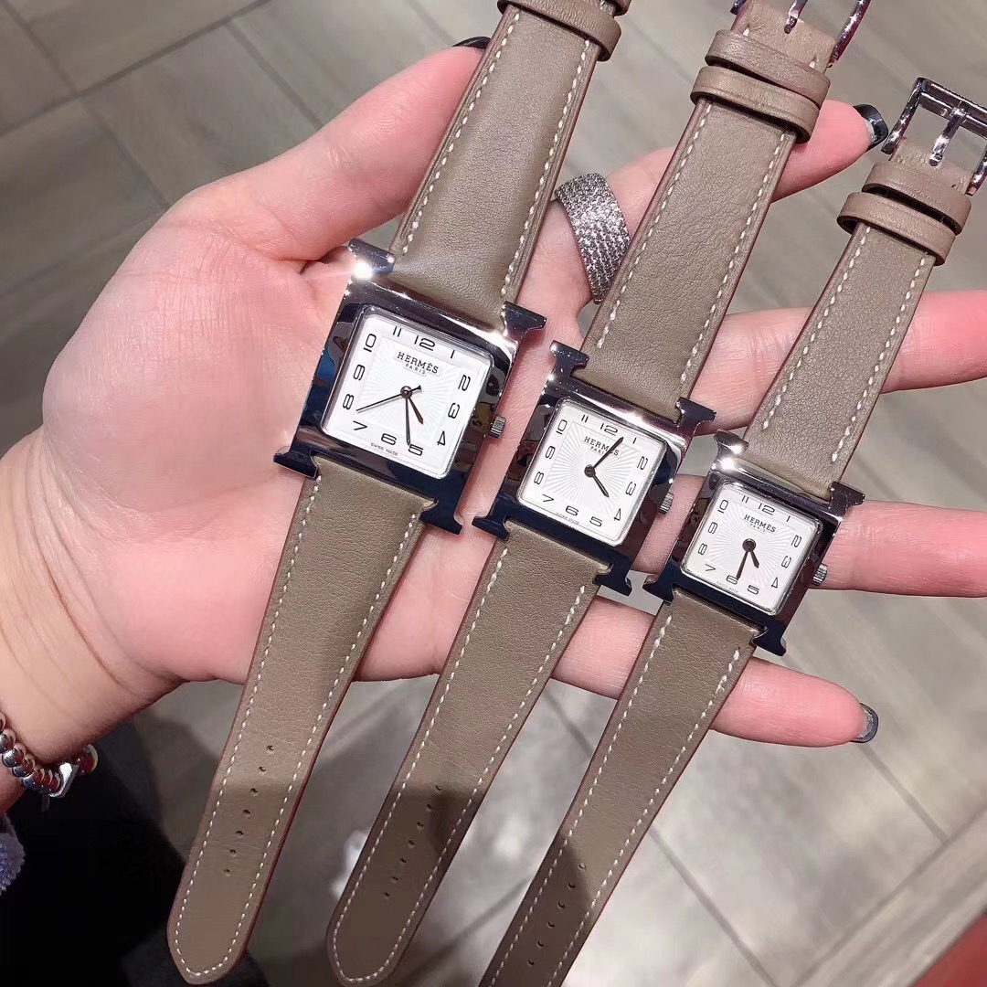 Hermès 爱马仕情侣手表Heure H系列 亮丽的颜色表带环绕独特的“H”型表壳 白色天然贝母数字面