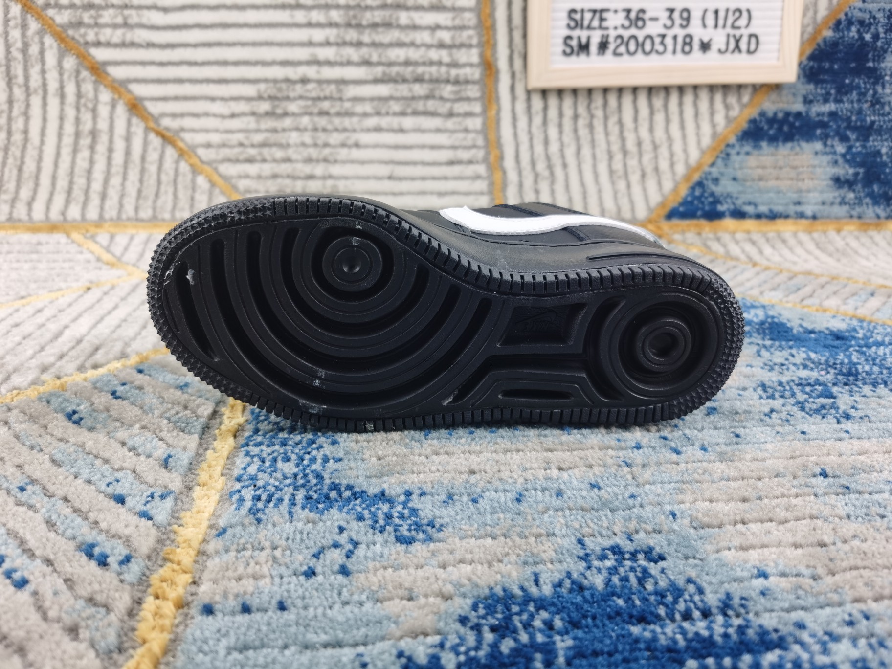 ♨️价格:160 ♨️码数:👉 如图所示👈🏻 ♨️编码:SM#200318¥JXD ♨️简介:Nike Air Force 1 AF1 Shadow 黑白粉笑脸j结构女板鞋CU4743-001