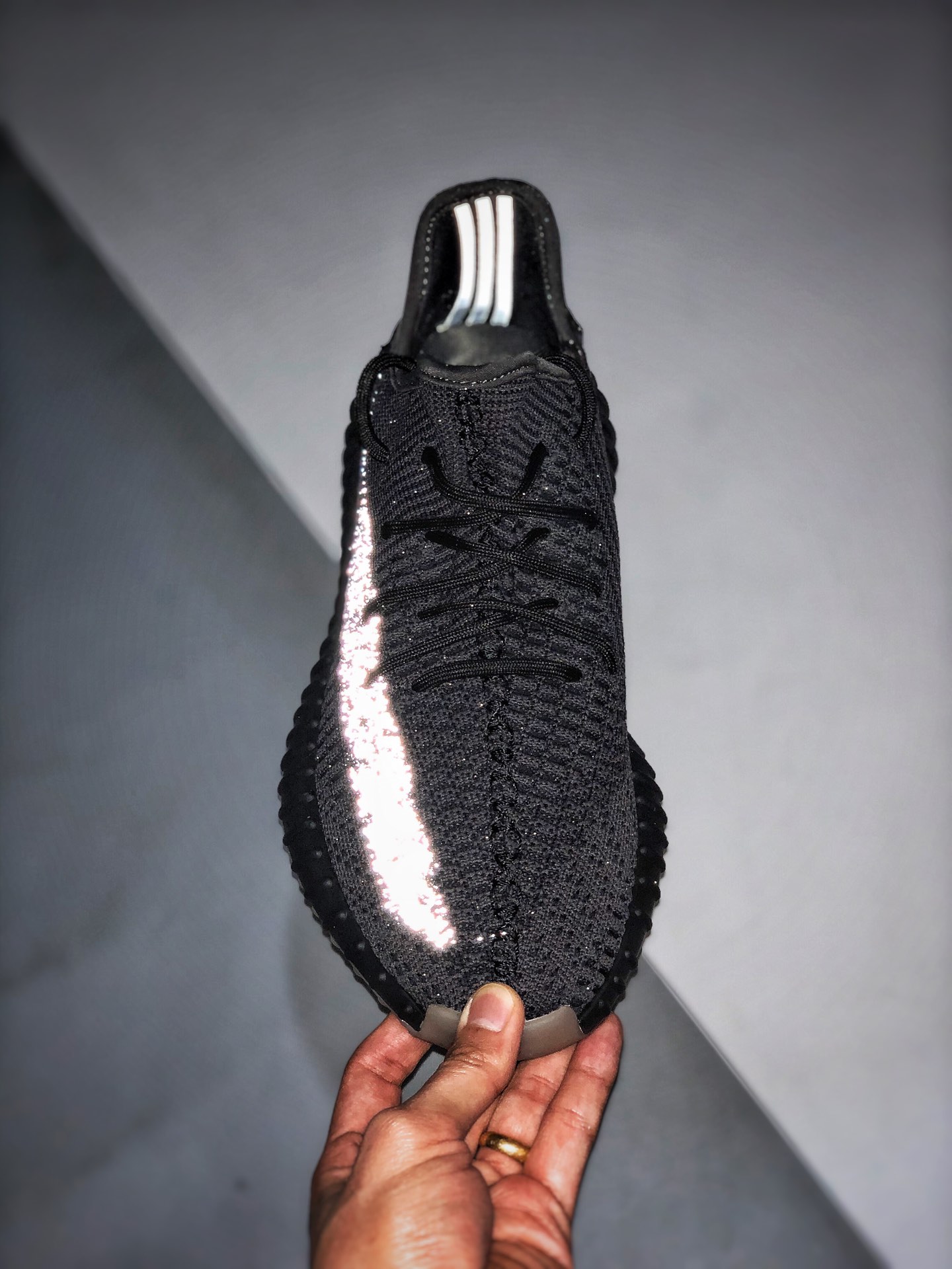 200 Adidas Yeezy 350 Boost V2  “Cinder Reflective”黑生胶 侧透满天星