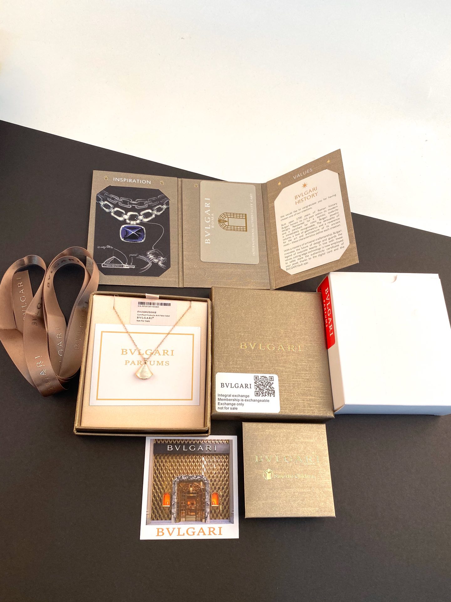 Bvlgari 色 Bvlgari宝格丽 diva系列 高端定制火爆 裙子 项链 进口925纯银电镀18k金镶钻扇形 项链 奢侈美丽 晚宴 价格漂亮 高尚 好美腻 百搭款 龙虾扣刻有logo各色齐全