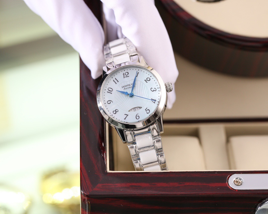 Elegant Marlboro Treasure Wristwatches for Modern Women: A Blend of Beauty and Function