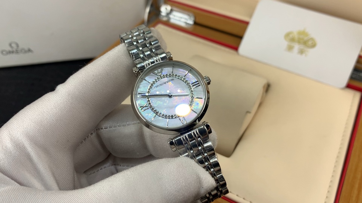 Armani 皇家 阿玛尼摩天轮女款腕表视频欣赏