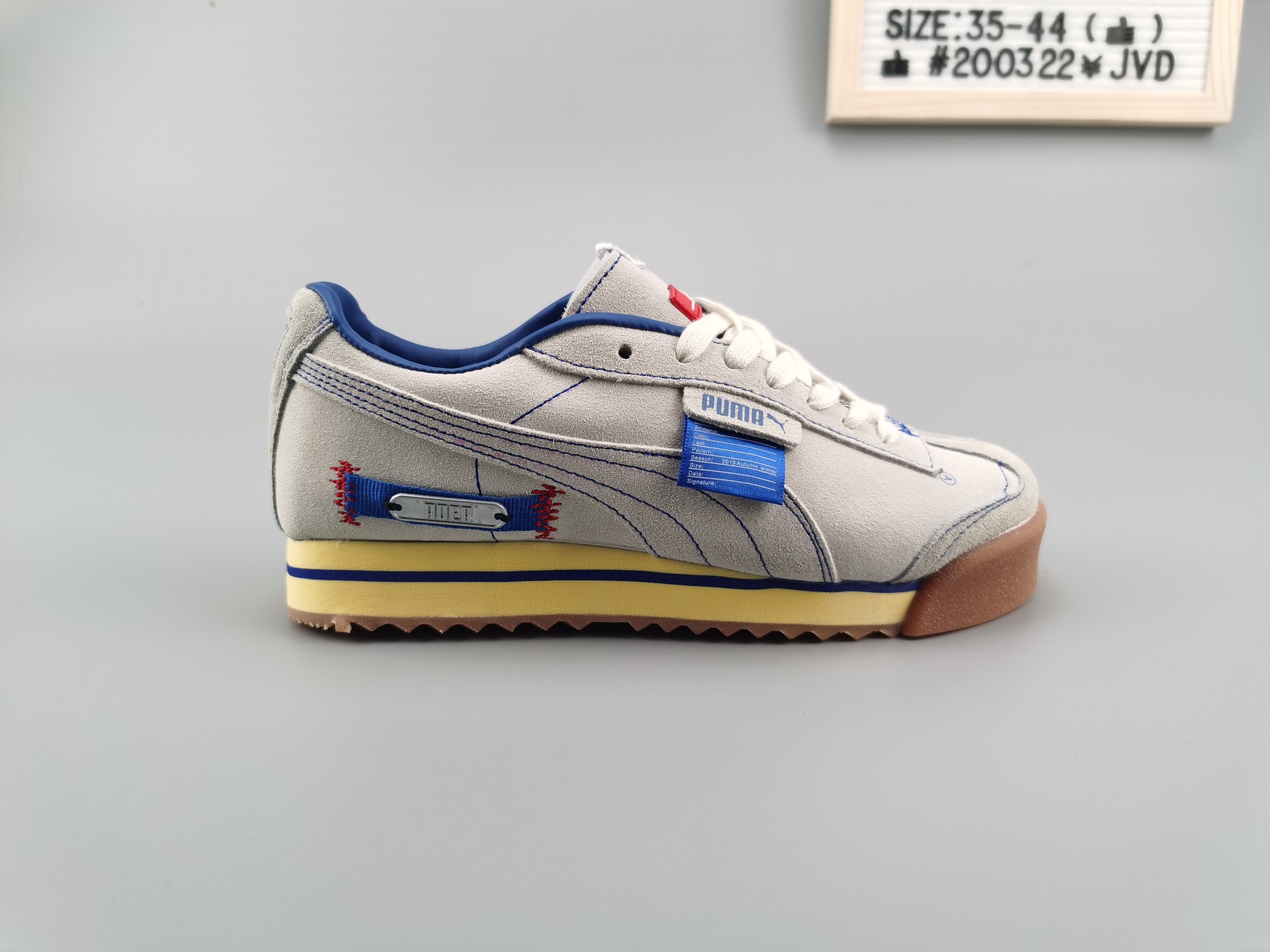 ♨️价格：200 ♨️码数：👉 如图所示👈🏻 ♨️编码：👍#200322¥JVD ♨️简介：公司级过毒版彪马PUMA x Roma ADER ERROR 彪马联名款男女翻毛板鞋休闲鞋 370109-01好穿不磨脚 超复古神仙运动鞋无法拒绝它的颜值~puma最新爆款~德训鞋头妥妥复古风~还有刺绣 尺码：35.5 36 37 37.5 38 38.5 39 40 40.5 41 42 42.5 43 44