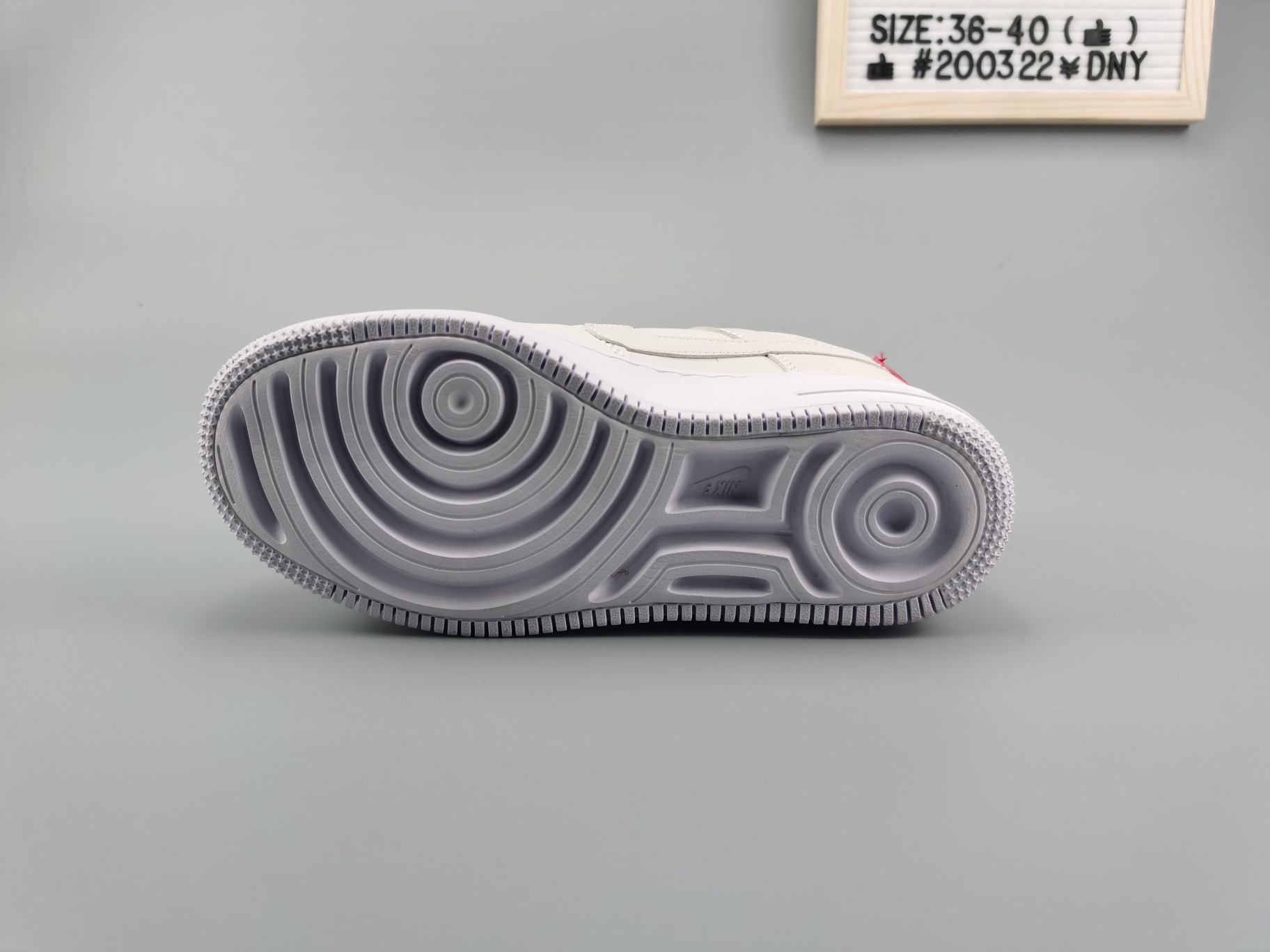 ♨️价格:120 ♨️码数:👉 如图所示👈🏻 ♨️编码:👍#200322¥DNY ♨️简介:全新少女系解构主义设计✔ Nike Air Force 1 Shadow "Tropical Twist" 拼接马卡龙糖果粉 货号:CI0919-100 侧身 Swoosh 采用叠加的形式呈现,同时后跟也将标志性 “AIR” 字样叠加搭配丰富色彩