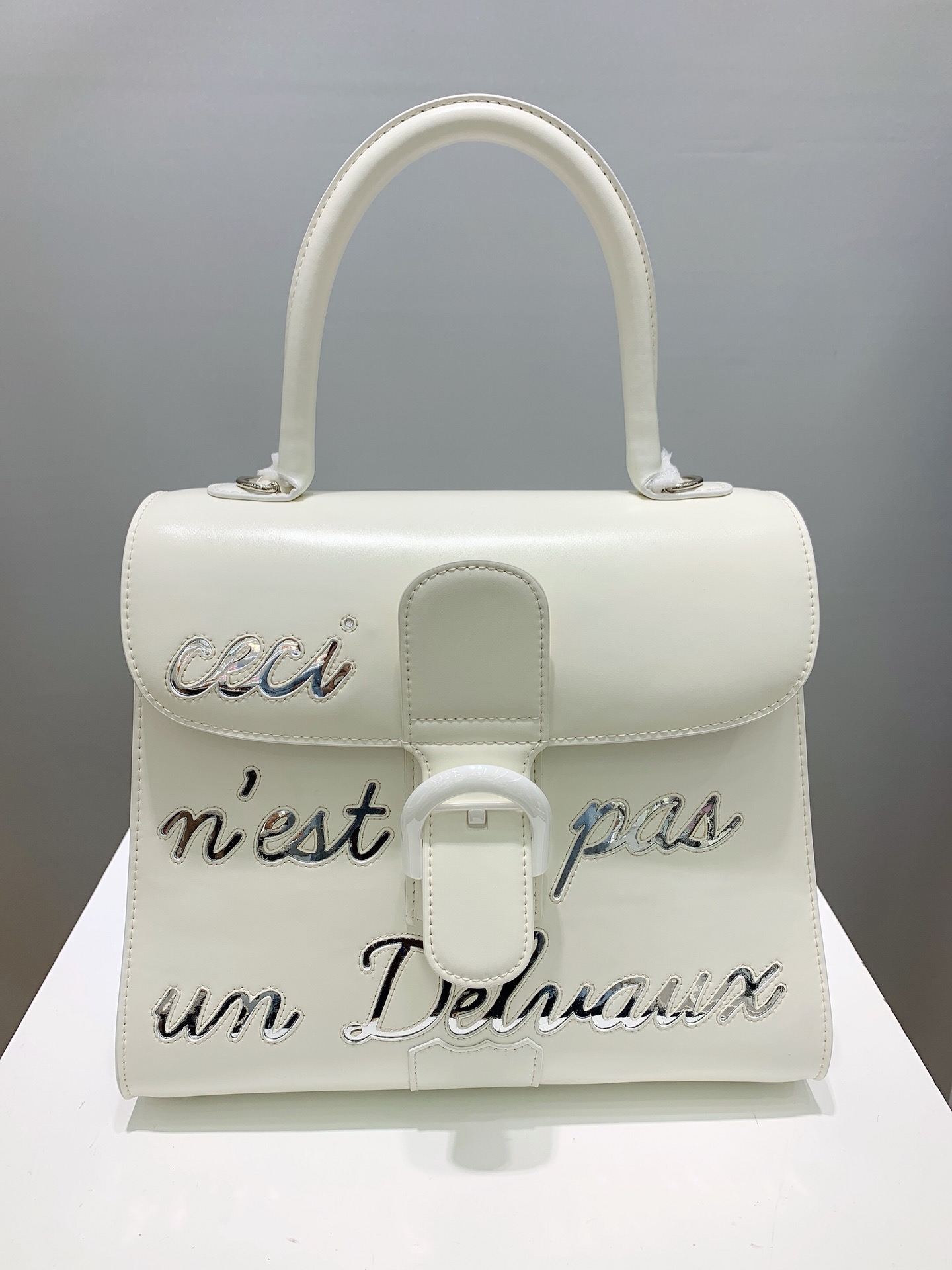 Louis Vuitton New version~White Lie Alphabet Pack