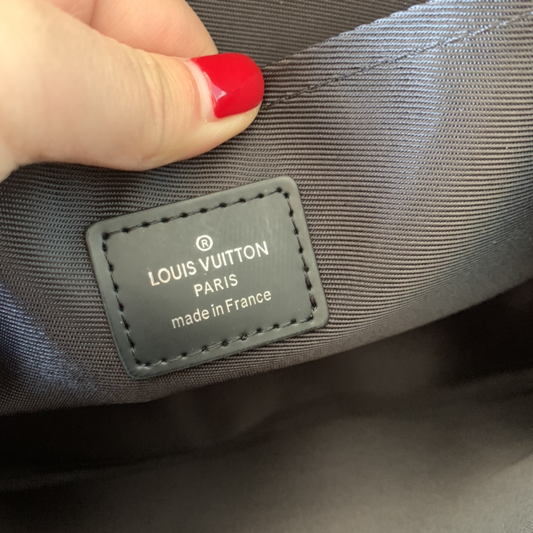 1 interior flat pocket - Bag 9