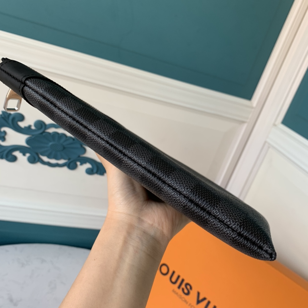 1 interior flat pocket - Bag 7