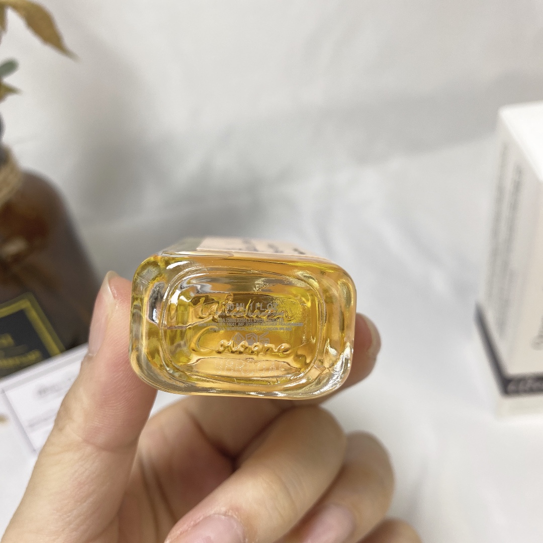 Atelier Cologne Orange Sanguine 30ml - Refreshing Citrus Fragrance for Women & Men 4 i1584941151 7059 2