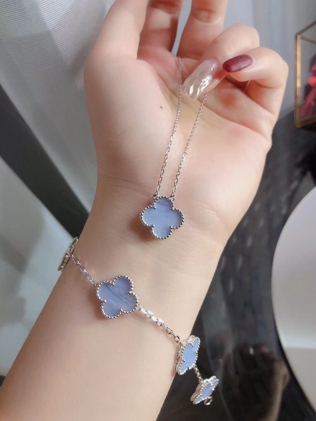 Van Cleef & Arpels 梵克雅宝四叶草手链