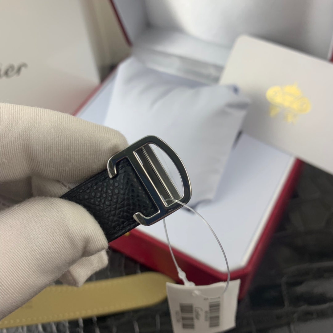 Cartier 皇家 卡地亚坦克系列中号女款腕表