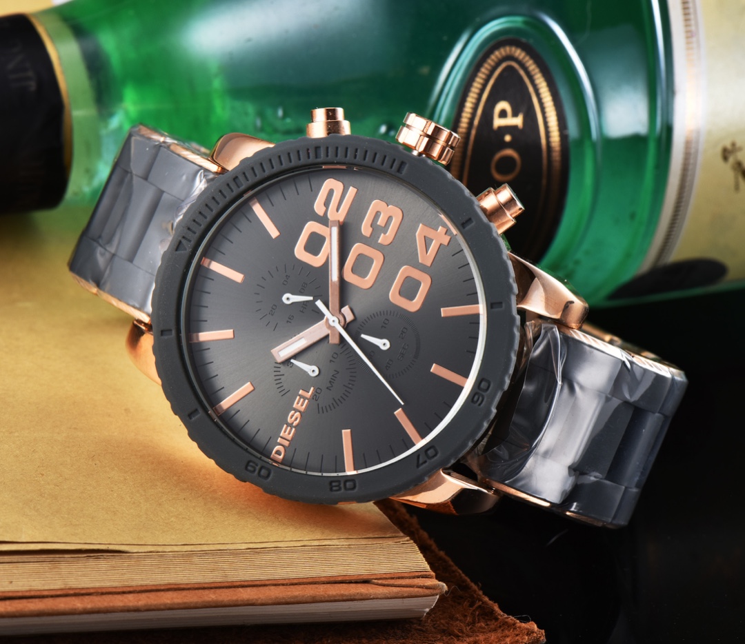 “DIESEL Watch: 42mm Size, Swiss Stone Core, Steel Pyramid Materials” - 图片 4