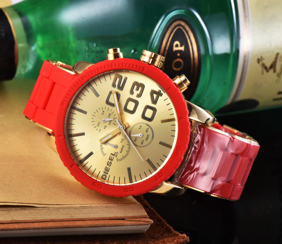 “DIESEL Watch: 42mm Size, Swiss Stone Core, Steel Pyramid Materials” - 图片 2