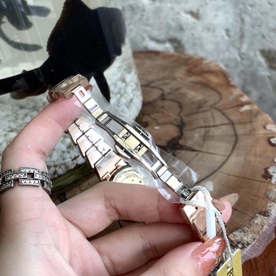 Bvlgari 宝格丽LVCEA系列腕表
