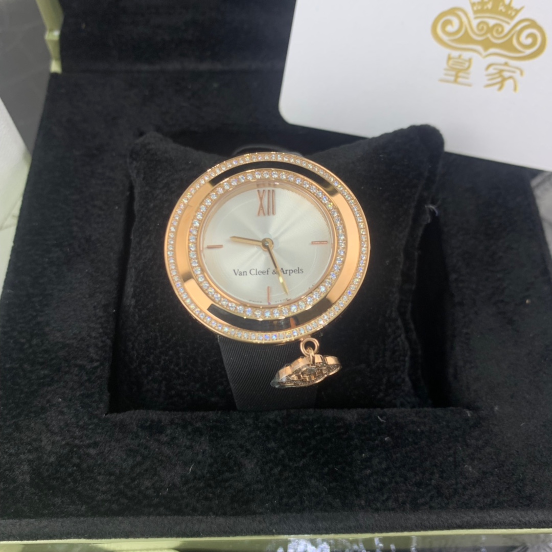 Van Cleef & Arpels 皇家 梵克雅宝女款腕表