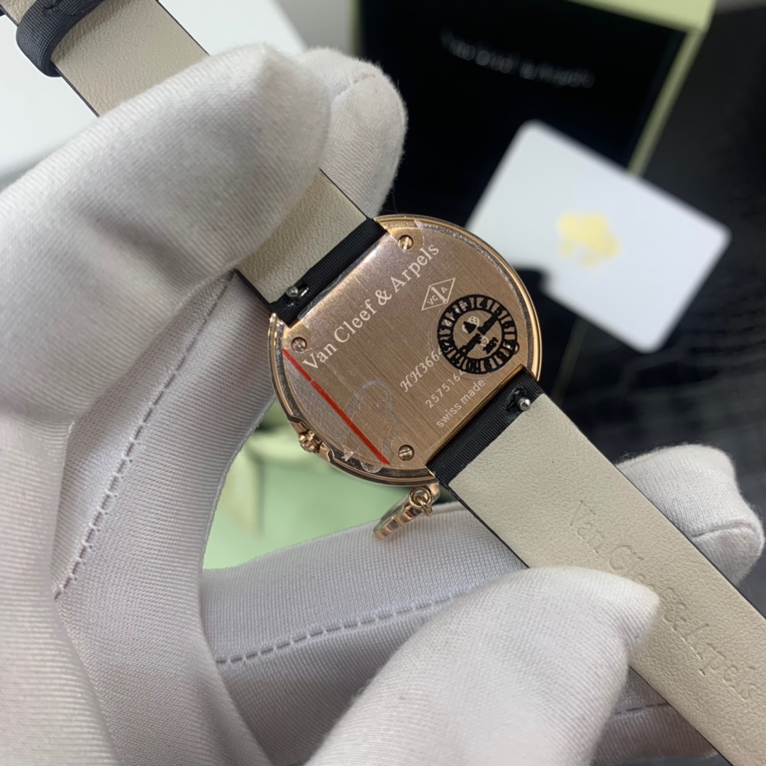 Van Cleef & Arpels 皇家 梵克雅宝女款腕表