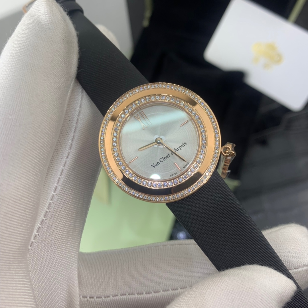 Van Cleef & Arpels 皇家 梵克雅宝女款腕表
