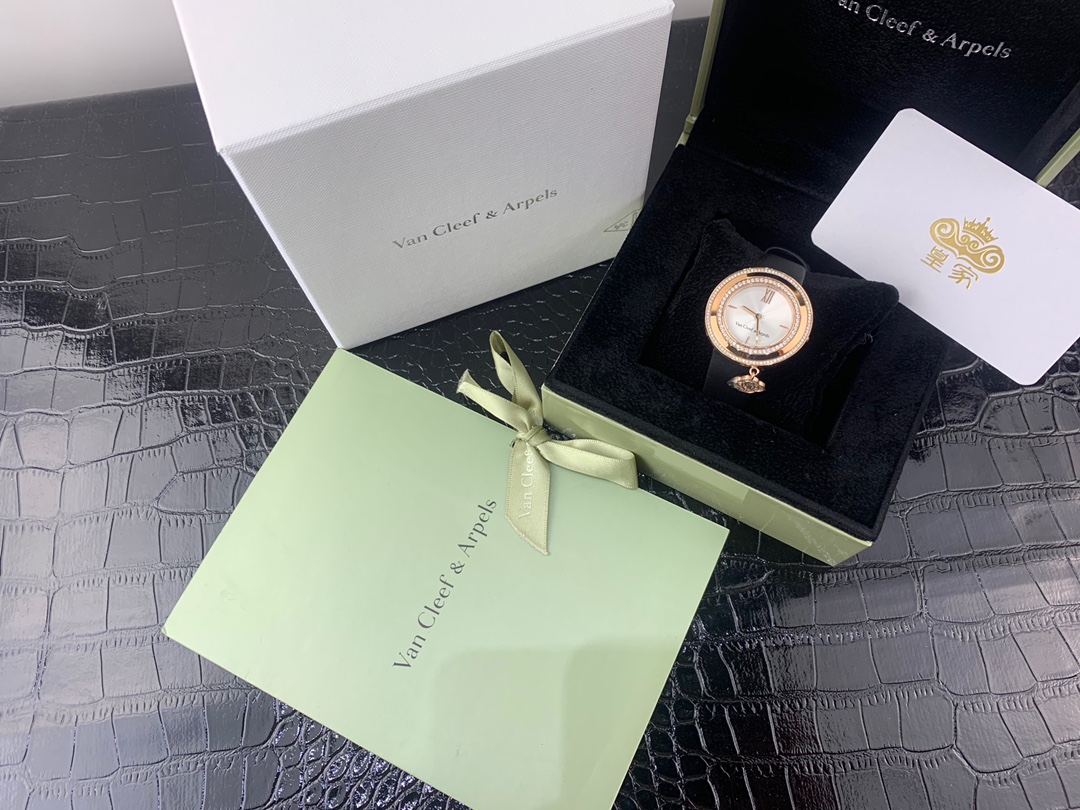 Van Cleef & Arpels 皇家 梵克雅宝女款腕表