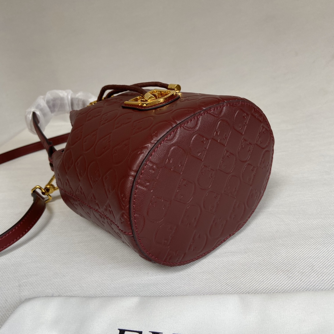 Dazzle with Furl'a's Italian Evening Handbags: Luxury You Can Afford_voghion.com