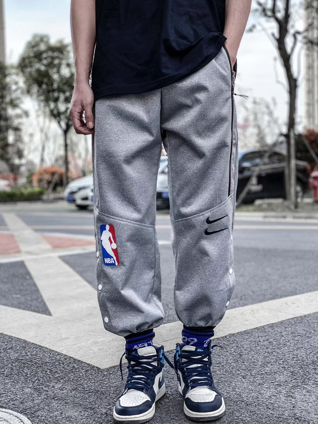 潮品汇:p80 nike swoosh 双钩nba定制赛季球员指定开场纽扣卫裤