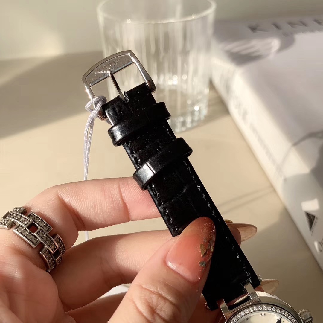 Longines 浪琴心月系列腕表