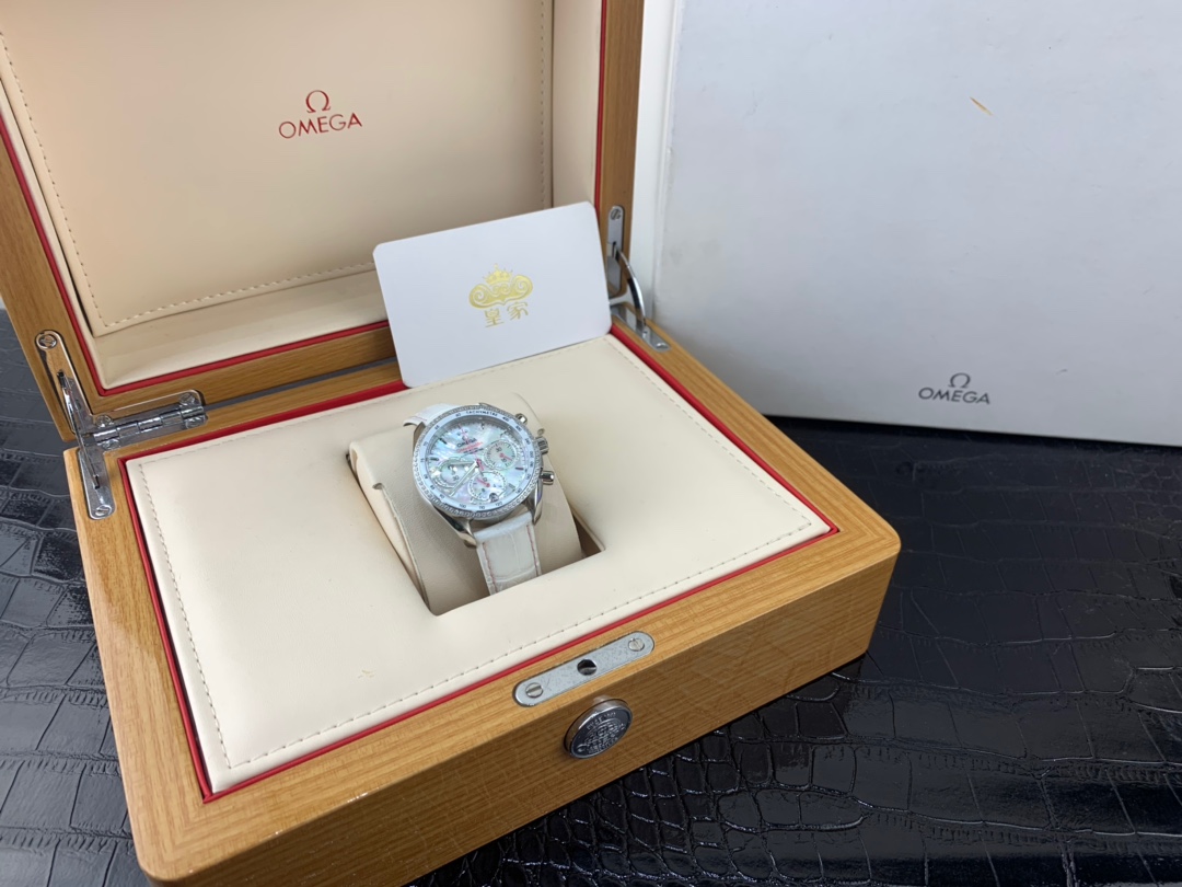 Omega 皇家 欧米茄超霸女款计时功能腕表
