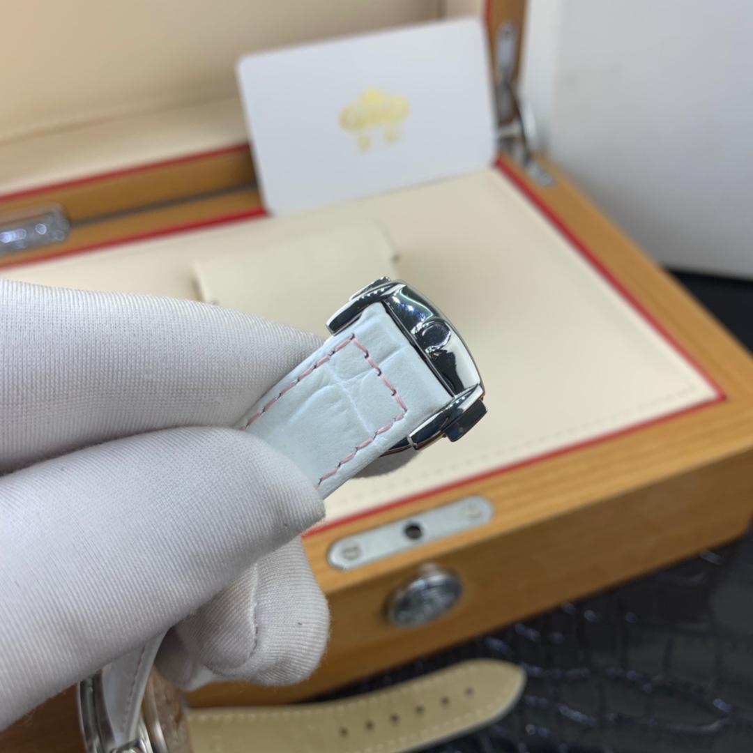 Omega 皇家 欧米茄超霸女款计时功能腕表