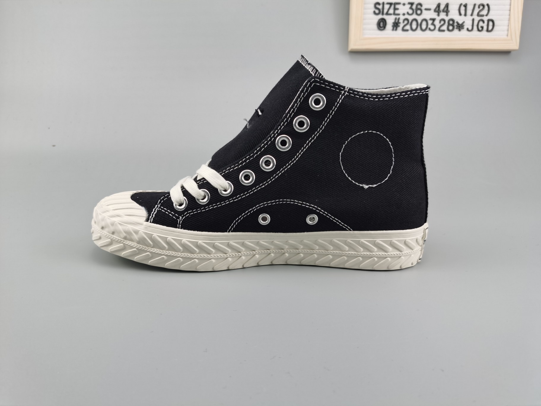 视频鉴赏
♨️价格：130  支持放店
♨️码数：👉 如图所示👈 
♨️编码：👍#200328¥JGD
♨️简介：独家出货 真硫化 公司级 真标 棒球联盟MLB PLAY BALL系列男女饼干鞋情侣NY洋基队复古高帮帆布鞋盟 抖音 快手 小红书 韩国洋基队NY大标潮流原厂1：1模具开发 原厂进口帆布材质 原厂 全套手提袋 原盒 雷射防伪标包装 天猫订单品质36 36.5 37.5 38 38.5 39 40 40.5 41 42 42.5 43 44