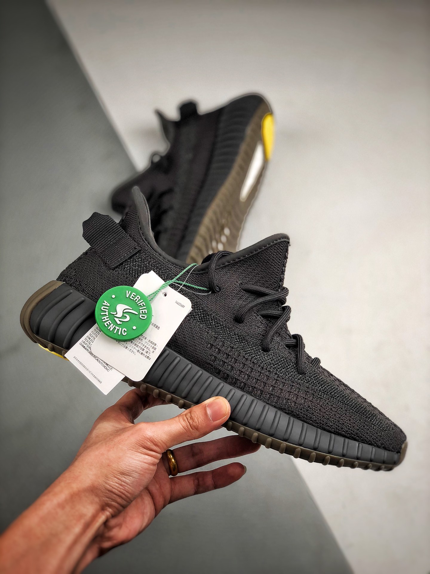 P480 S2渠道特供 独家纯原过验版  Yeezy 350V2 ”Cinder”黑侧透满天星