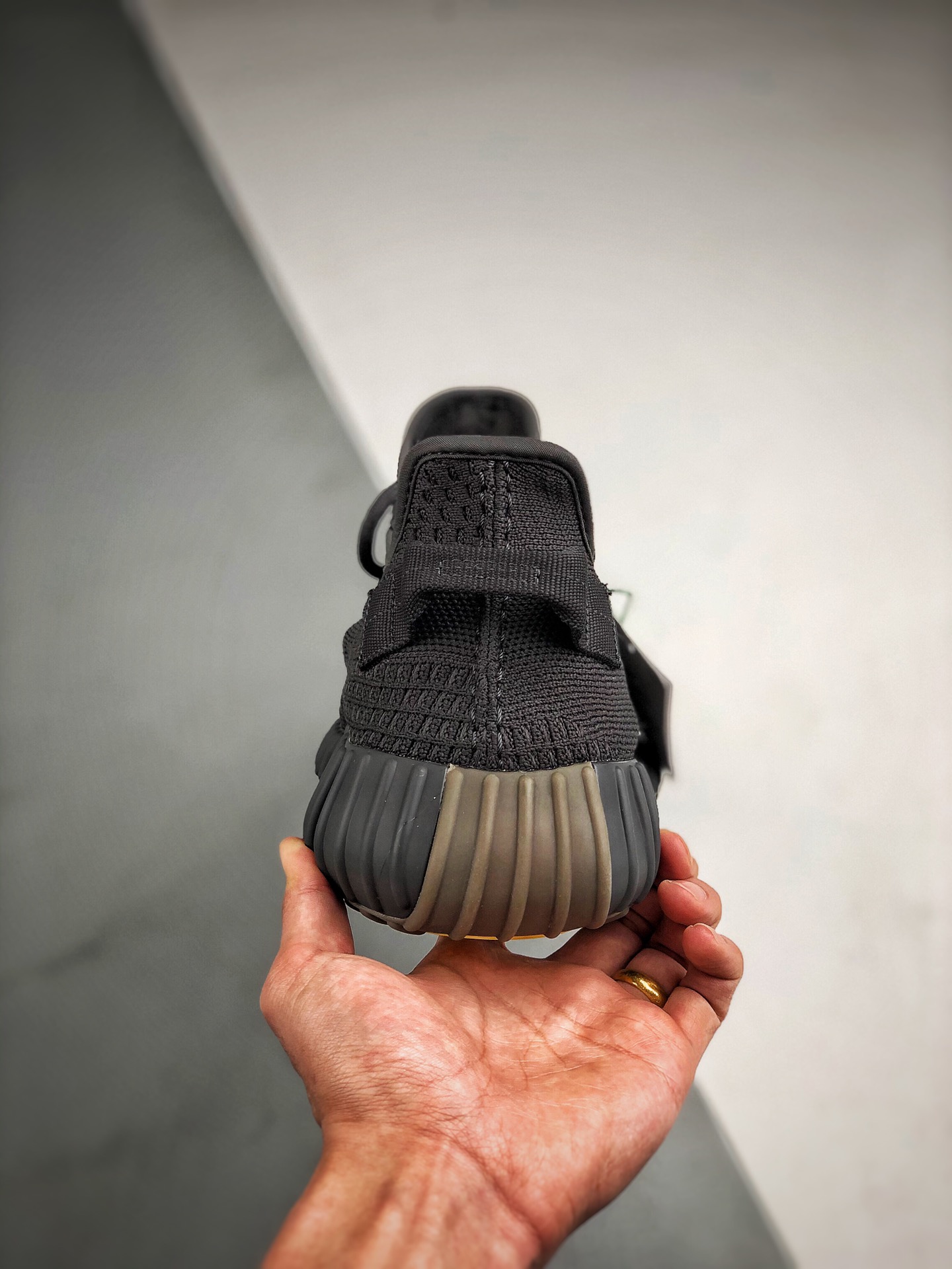 P480 S2渠道特供 独家纯原过验版  Yeezy 350V2 ”Cinder”黑侧透满天星