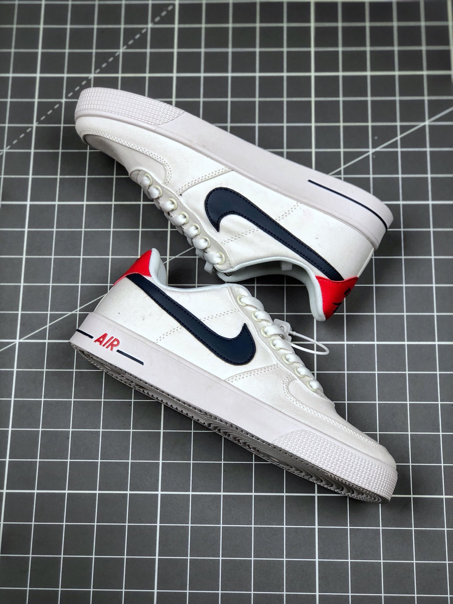 110 真标半码 耐克/Nike Air Force 1 空军一号 简版空军 帆布内置气垫 低帮板鞋