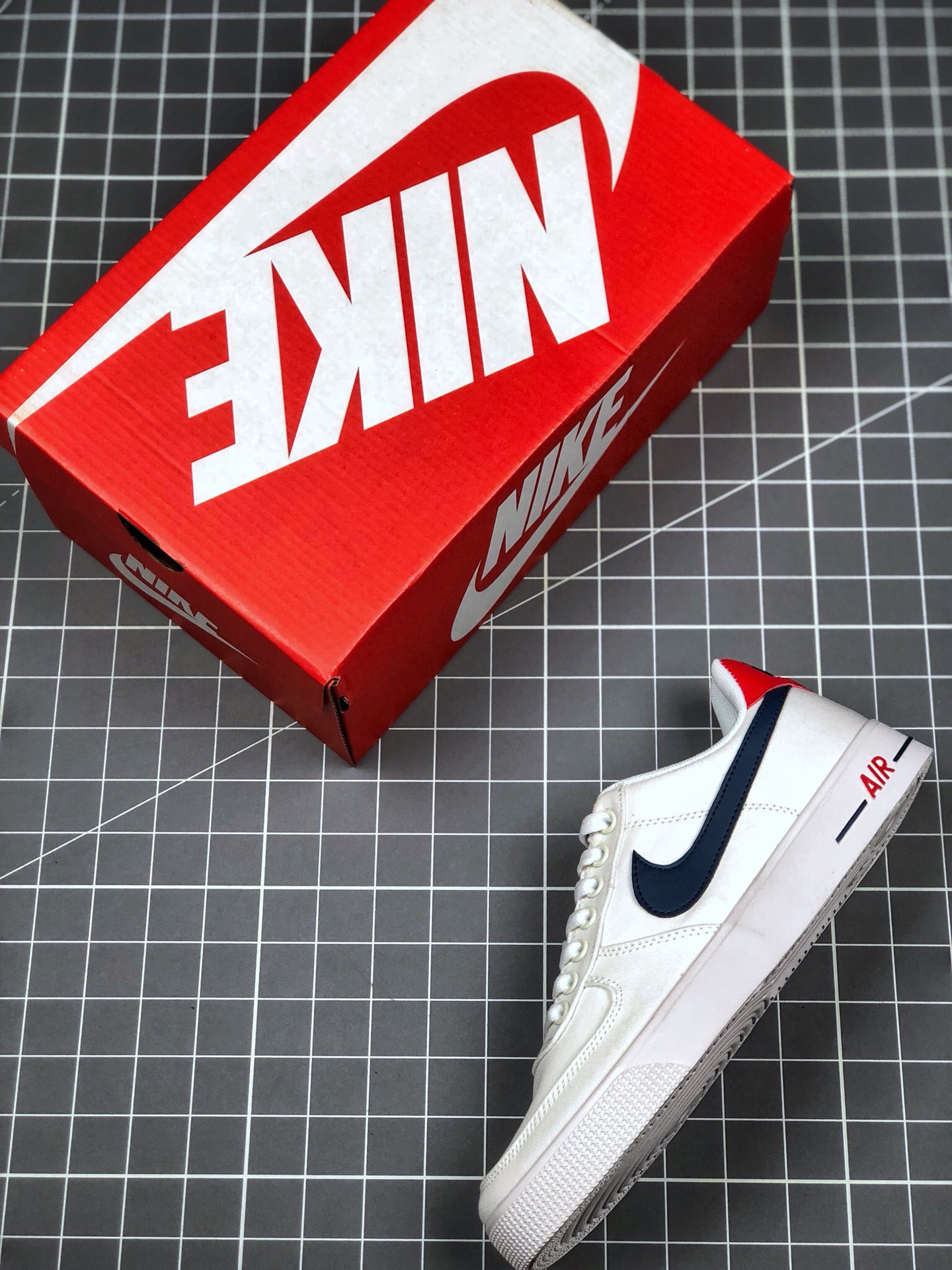 110 真标半码 耐克/Nike Air Force 1 空军一号 简版空军 帆布内置气垫 低帮板鞋