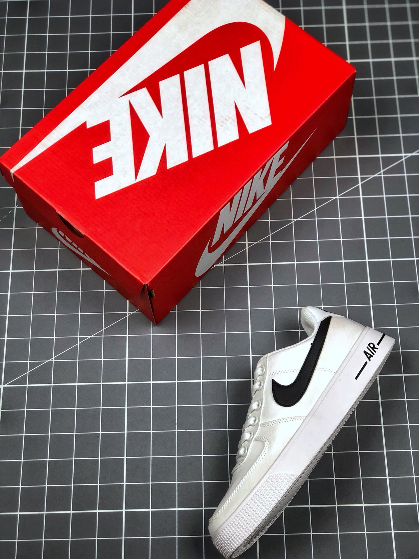 110 真标半码 耐克/Nike Air Force 1 空军一号 简版空军 帆布内置气垫 低帮板鞋