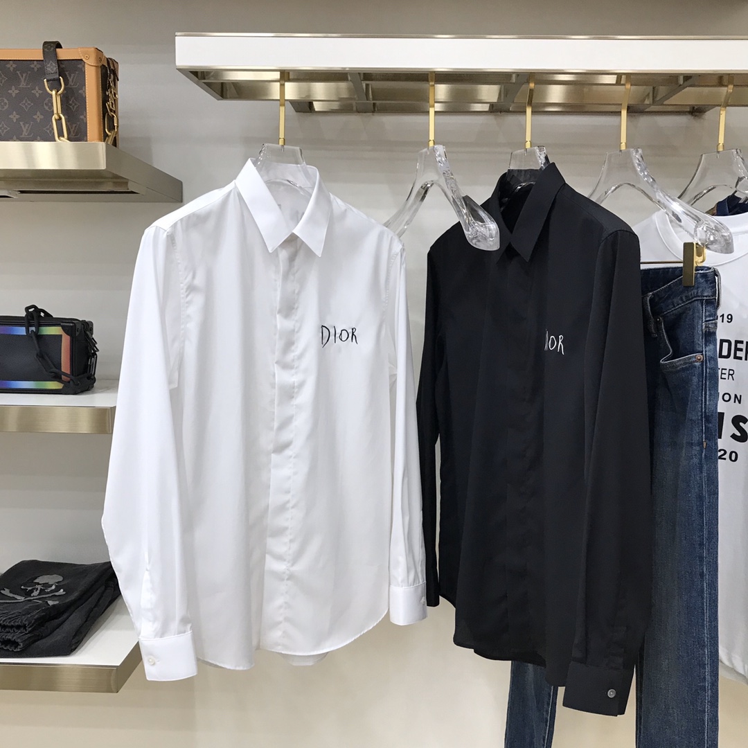 秋冬 DIO 绣花Logo纯色全棉衬衫经典衣领，正面暗纽扣、前后字母刺绣、客供专柜全棉面料、正常版型，珍