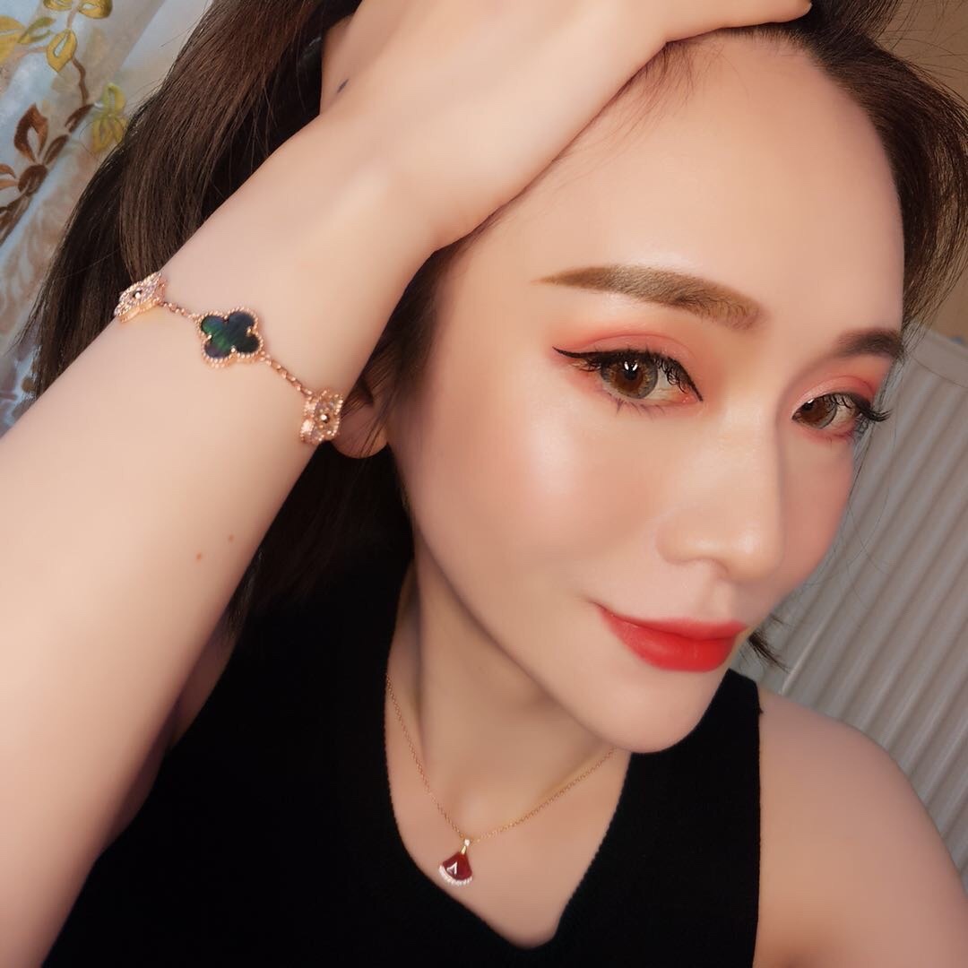 Van Cleef & Arpels Van Cleef & Arpels 梵克雅宝 VCA 五花手链、加天然灰贝母 扣 独家订制超精工镶嵌