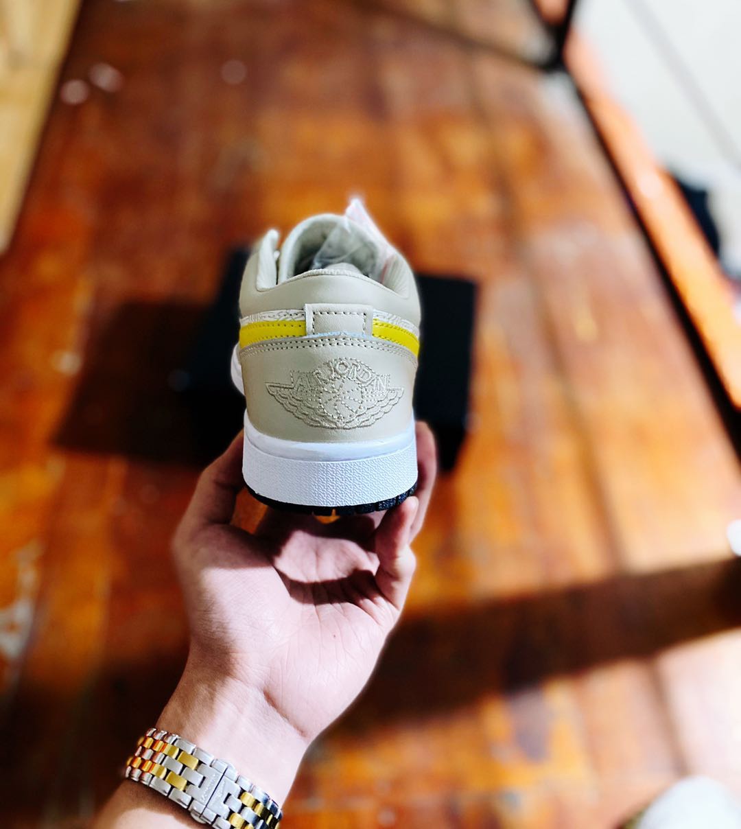 130  Air Jordan 1 Low “Paris”小巴黎整双鞋在 Air Jordan 1 Low CV3043-100