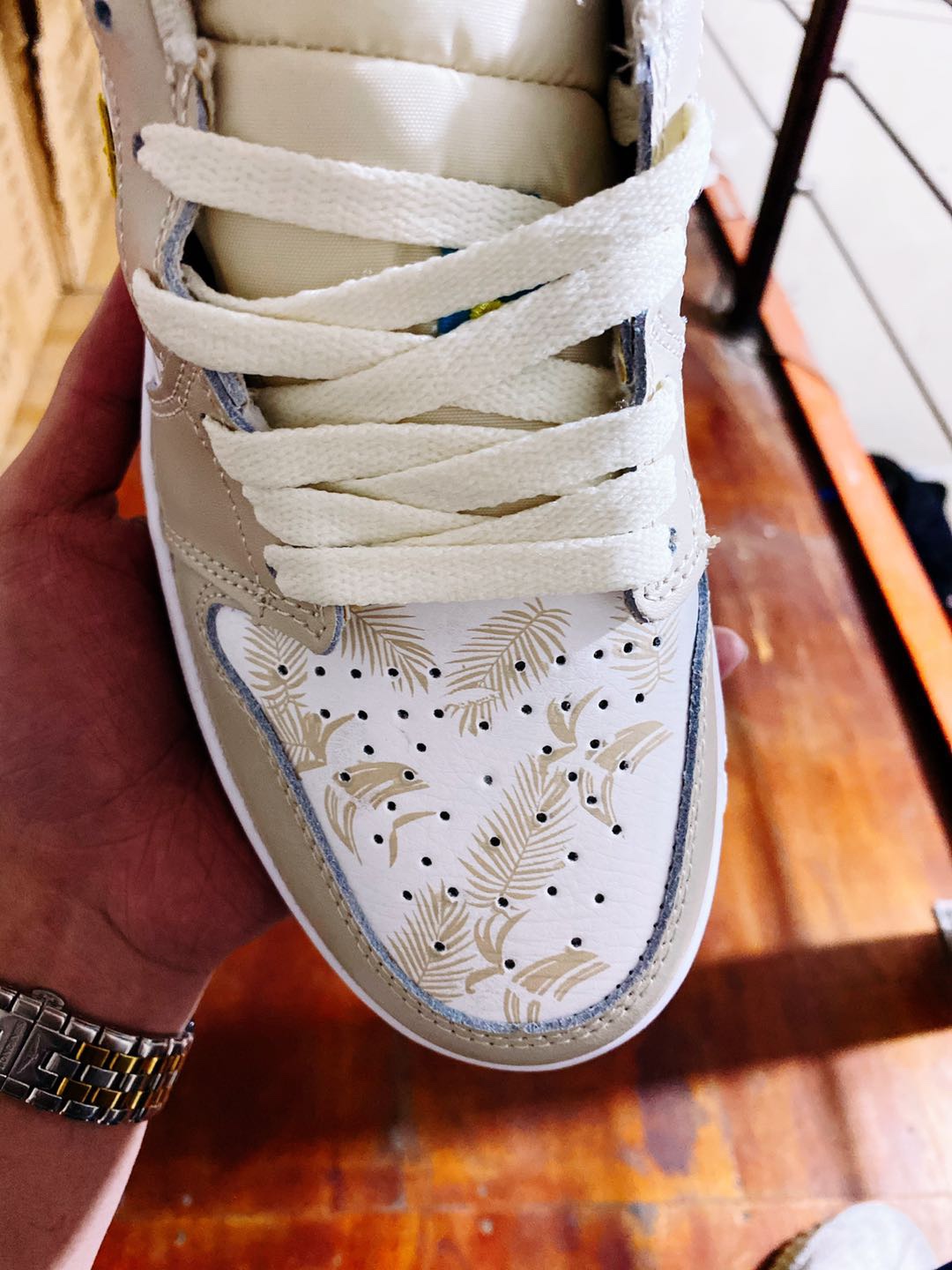 130  Air Jordan 1 Low “Paris”小巴黎整双鞋在 Air Jordan 1 Low CV3043-100