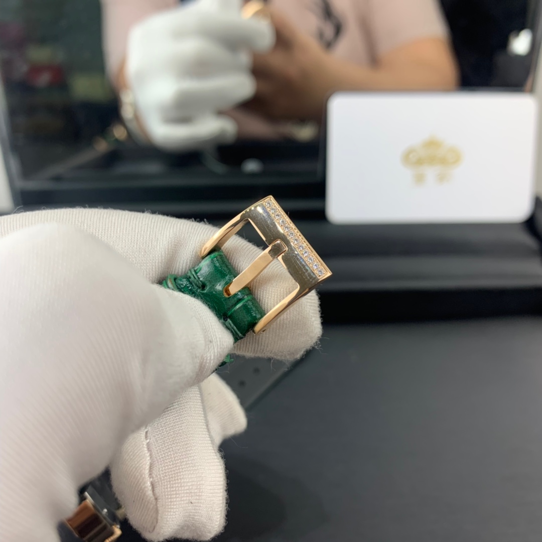 Piaget 皇家 伯爵罗马假日女款镶钻腕表