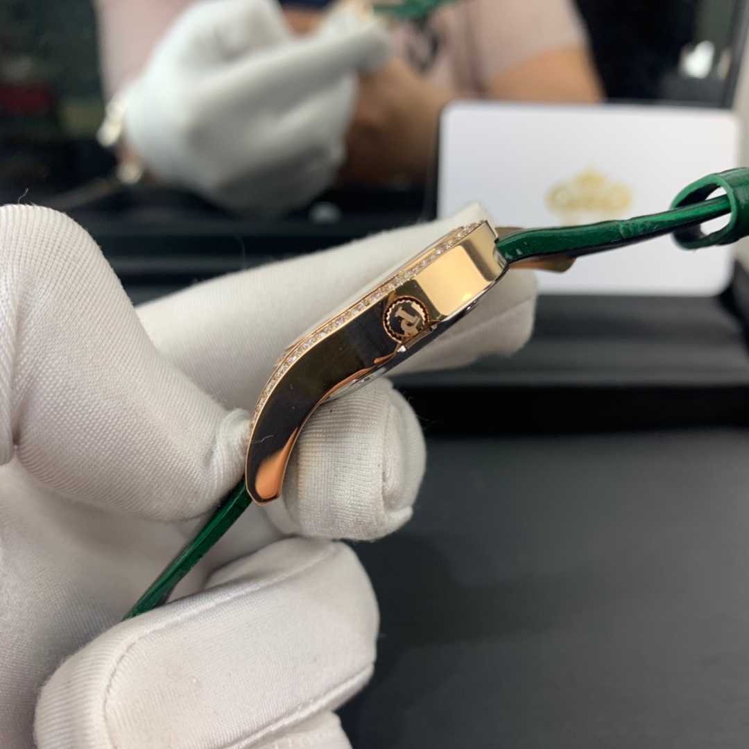 Piaget 皇家 伯爵罗马假日女款镶钻腕表