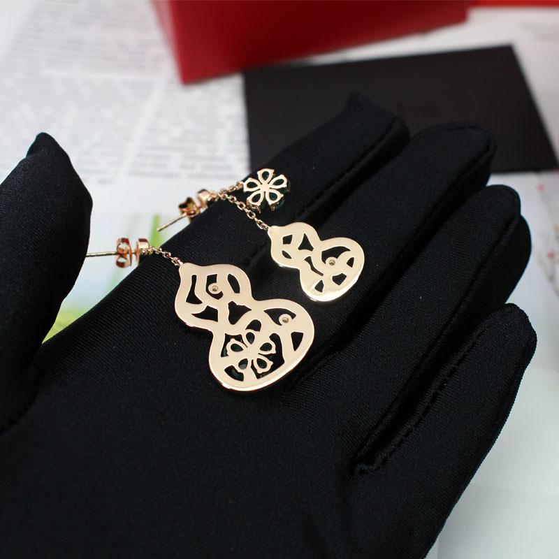 批165，麒麟家新品 💫💫💫马思纯同款亚金银针版 ✨✨✨绿玛瑙不对称葫芦耳环 采用绿玛瑙材质 镶嵌八心八箭锆石