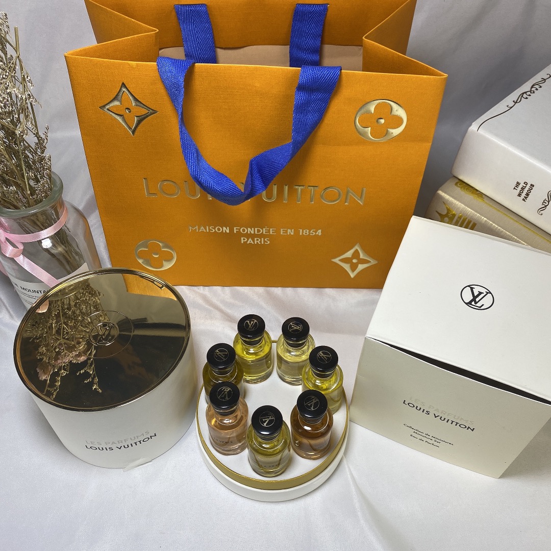 Louis Vuitton Miniature Perfume Set - 7 x 10ml - A Symphony of Scents 3 i1585677274 6329 2