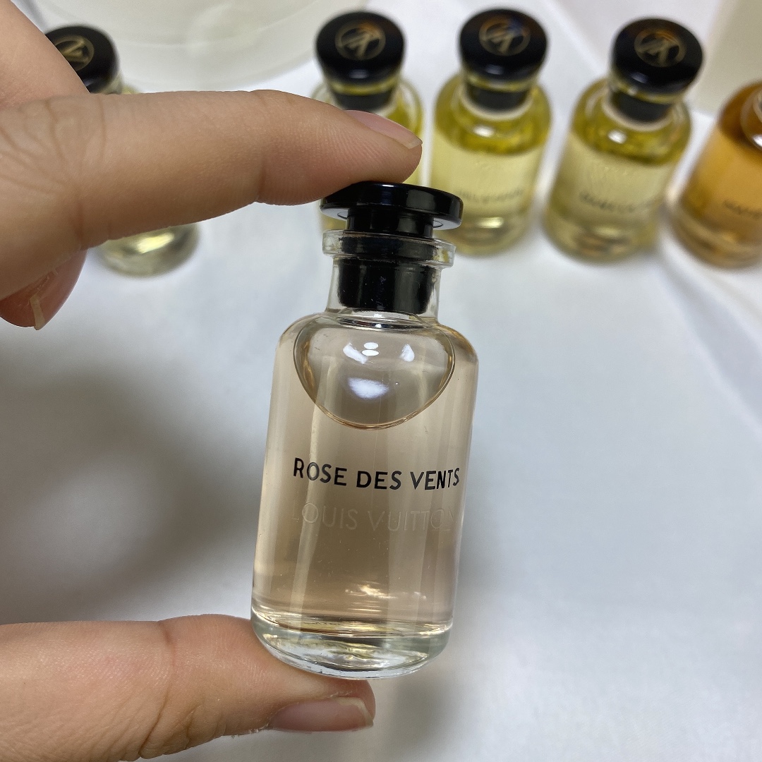 Louis Vuitton Miniature Perfume Set - 7 x 10ml - A Symphony of Scents 4 i1585677274 7842 3