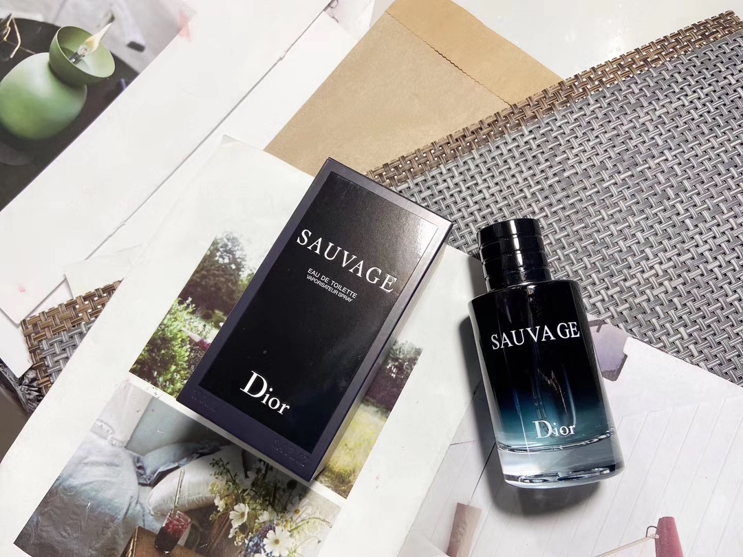 Dior Sauvage Eau de Toilette for Men - Fresh, Clean Scent, 100ml 1 i1585814304 528 0