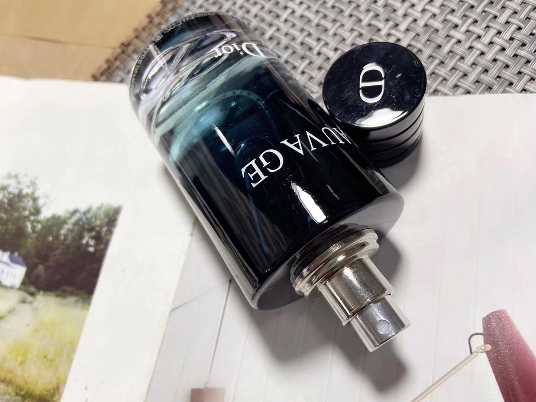 Dior Sauvage Eau de Toilette for Men - Fresh, Clean Scent, 100ml 7 i1585814304 7100 6
