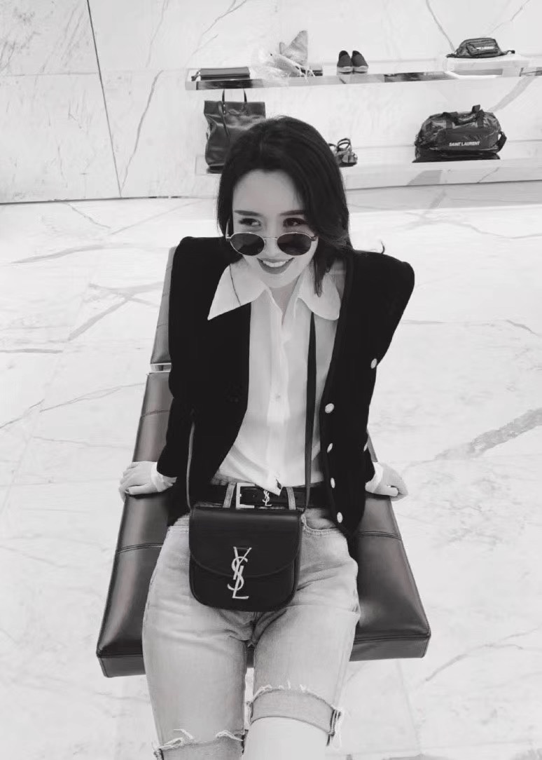 YSL ๐๐๐ข๐ ๐๐ฆ๐๐ฅ๐ฅ 18CM ๅนณ็บน้ฉฌ้ๅ
619740้ป่ฒ/้ๆฃ