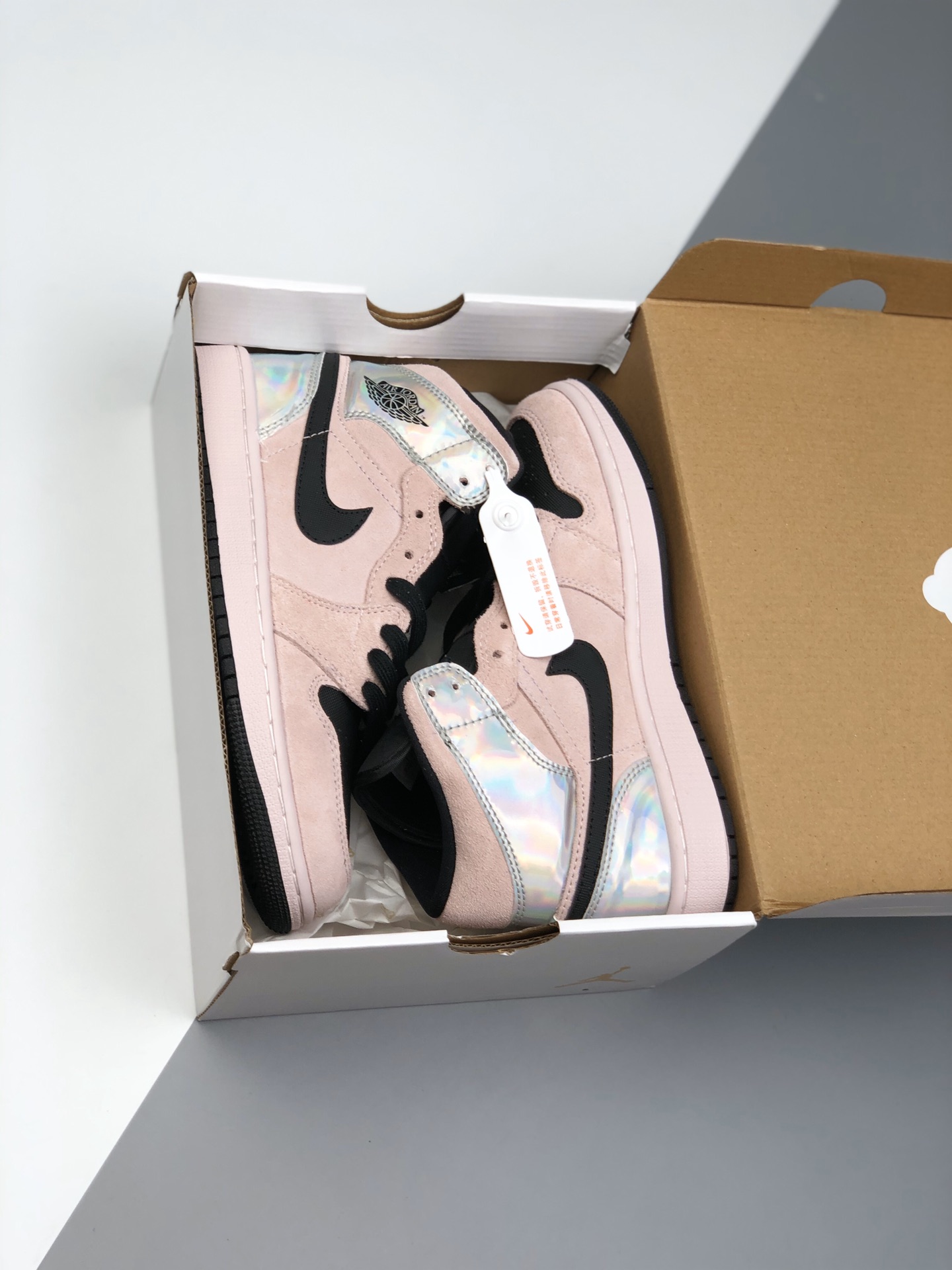 200   原260版本 Air Jordan 1 Mid “Iridescent”镭射脏粉 BQ6472-602