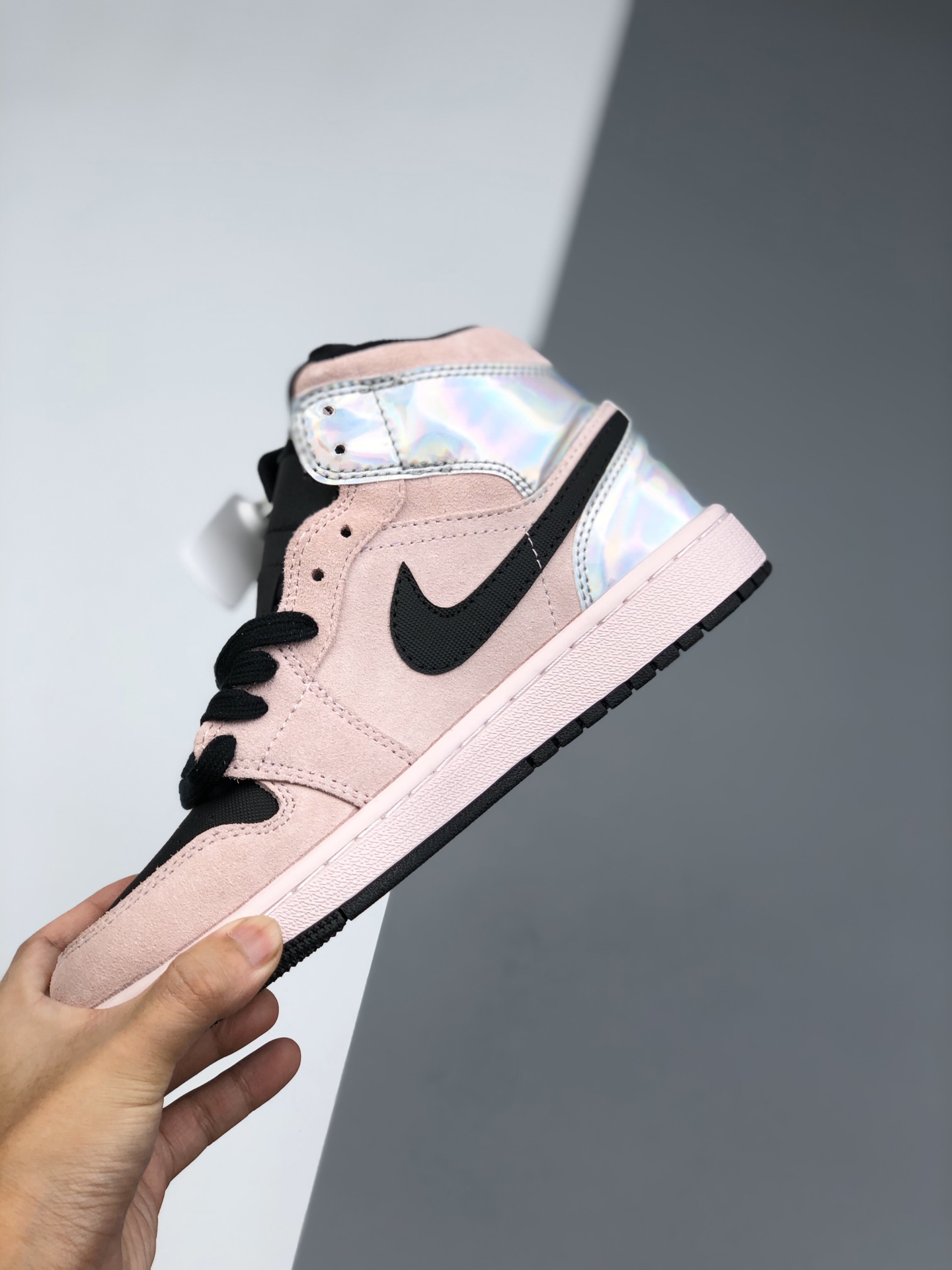 200   原260版本 Air Jordan 1 Mid “Iridescent”镭射脏粉 BQ6472-602