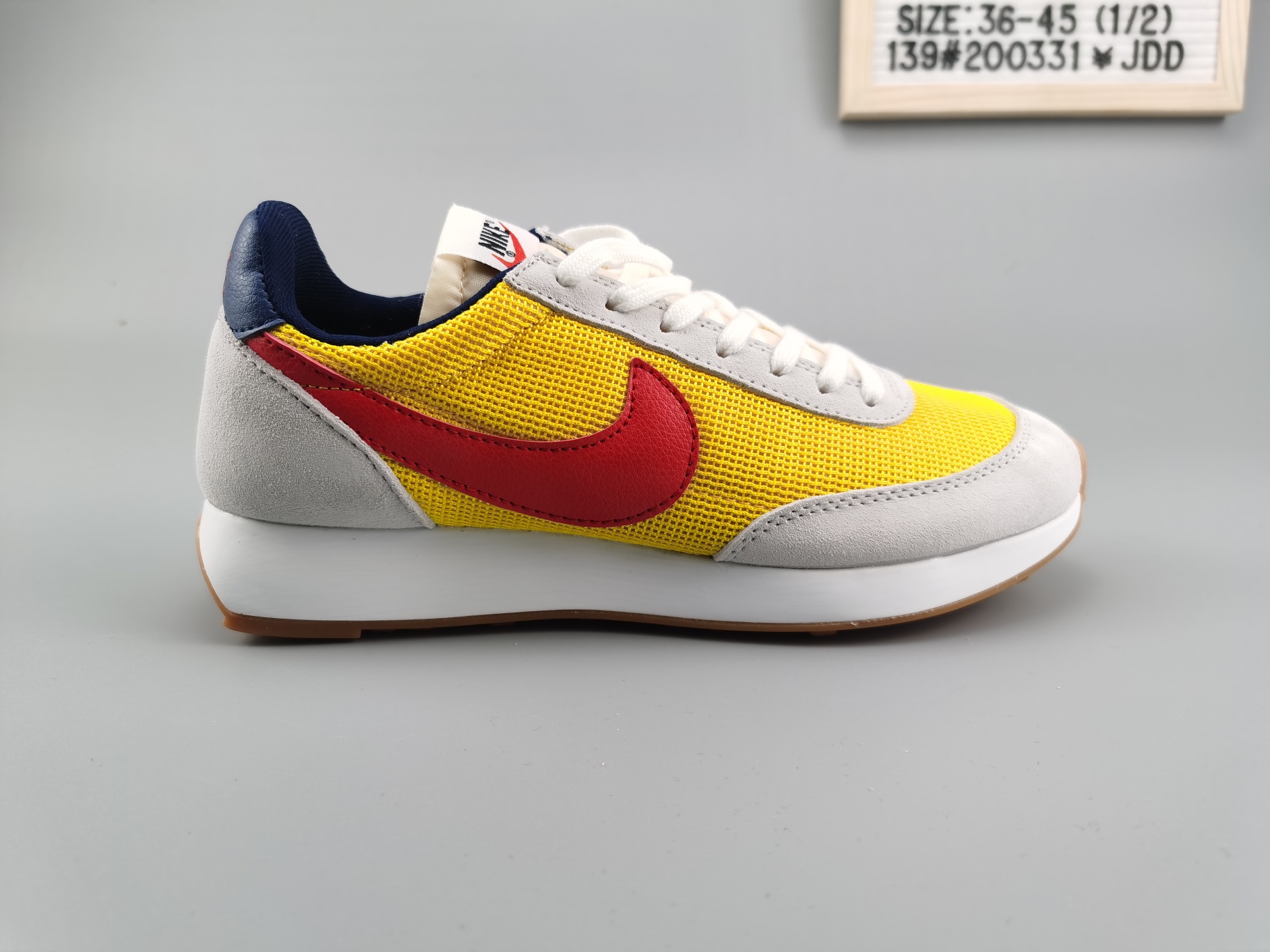 ♨️价格：120
♨️码数：👉 如图所示👈 
♨️编码：139#200331¥JDD
♨️简介：🔥🔥小红书爆款 Nike Air Daybreak 1979周年顺风华夫复古百搭休闲慢跑鞋