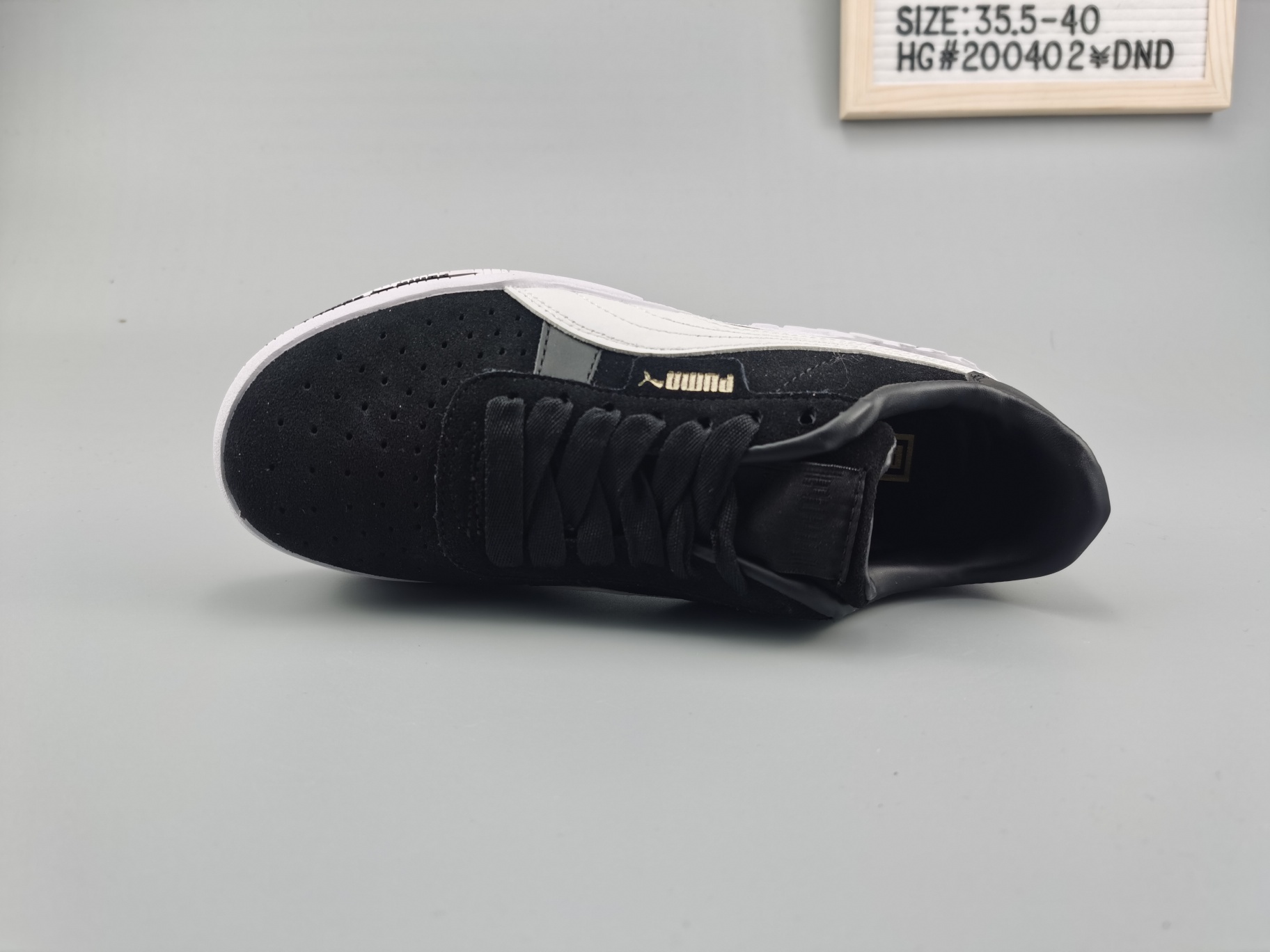 ♨️价格：110
♨️码数：👉 如图所示👈 
♨️编码；HC#200402¥DND
♨️简介：真标Puma Suede Plarfotm Gold  彪马 三明治厚底 复古网球风松糕百搭 皮革板鞋#X80A0E
SWSIZE：35.5 36 36.5 37 38 38.5 39 40
#200401BF