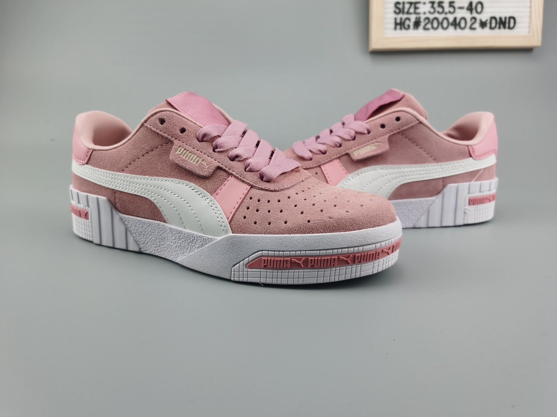 🈴️ ❗️主图集合图❗️
♨️价格：110
♨️码数：👉 如图所示👈 
♨️编码；HC#200402¥DND
♨️简介：真标Puma Suede Plarfotm Gold  彪马 三明治厚底 复古网球风松糕百搭 皮革板鞋#X80A0E
SWSIZE：35.5 36 36.5 37 38 38.5 39 40
#200401BF