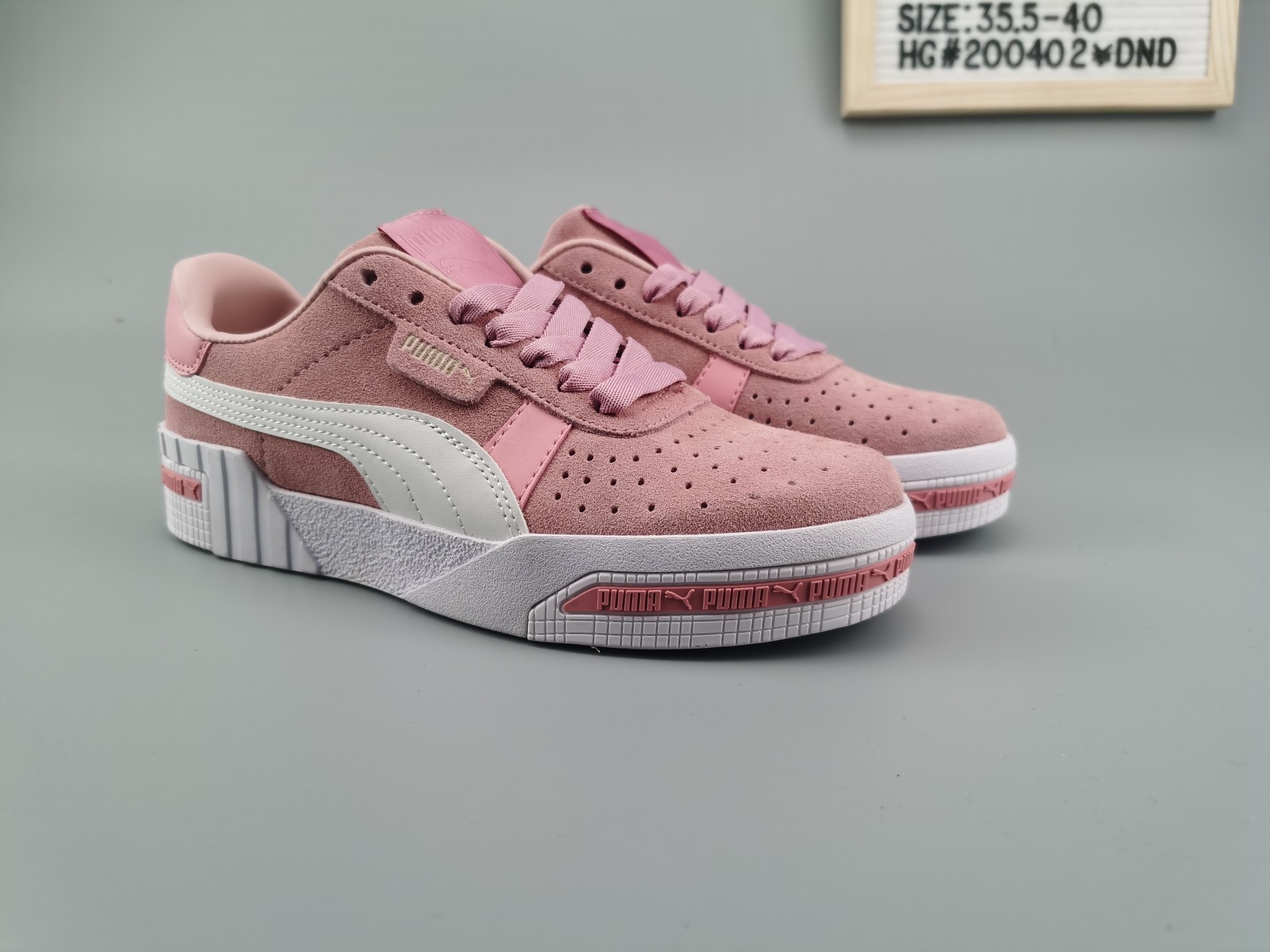 🈴️ ❗️主图集合图❗️
♨️价格：110
♨️码数：👉 如图所示👈 
♨️编码；HC#200402¥DND
♨️简介：真标Puma Suede Plarfotm Gold  彪马 三明治厚底 复古网球风松糕百搭 皮革板鞋#X80A0E
SWSIZE：35.5 36 36.5 37 38 38.5 39 40
#200401BF